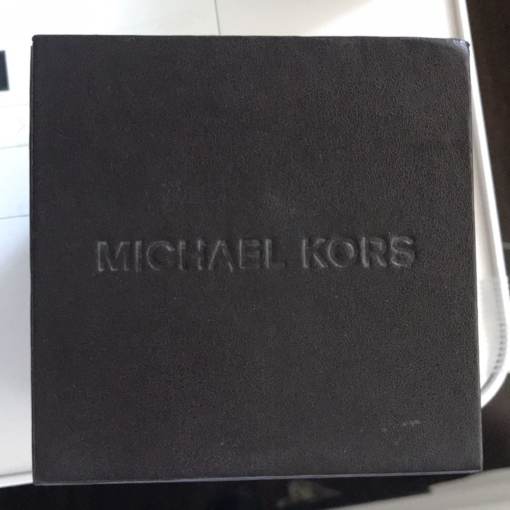 Michael Kors Silver Womens watch - Picture 2 of 5